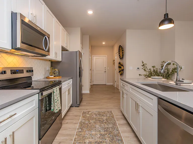 Middle Sound West Apartments — Photo 52