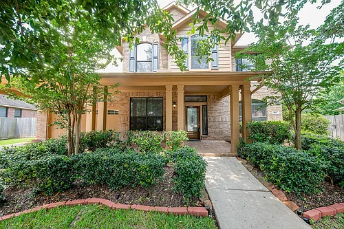 602 Coggins Point Way Photo 1