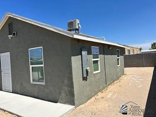 2 bed, 840 sqft, $1,200 — Photo 2