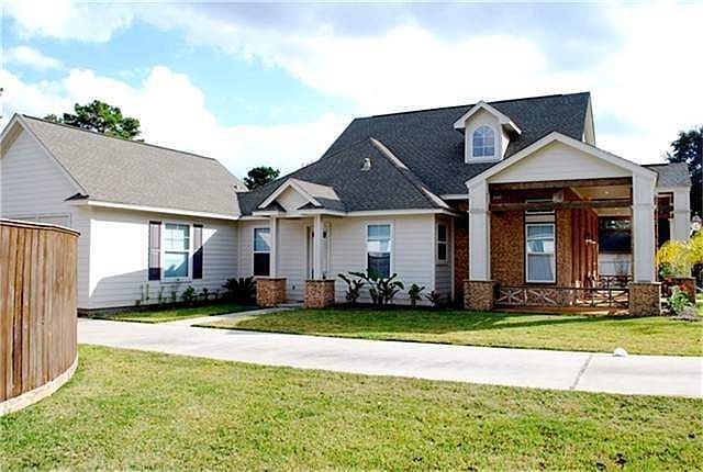 2nd image of 803 Baker Dr