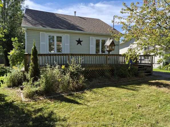 725 Dominion Rd, Fort Erie, ON L2A 1G9