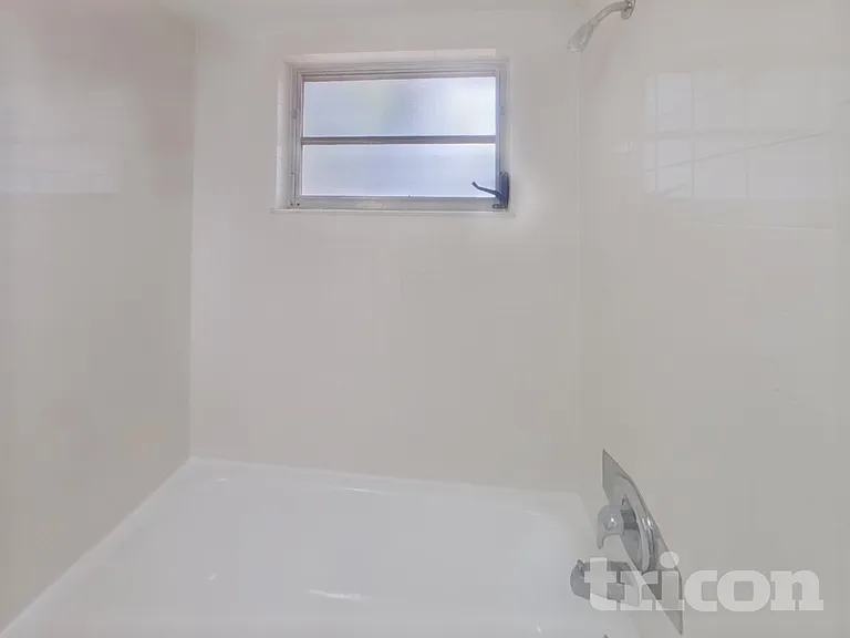 816 Centerwood Ct — Photo 12