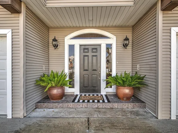 1095 Redfish St, Bayou Vista, TX 77563