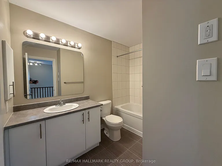 1158 Tischart Cres — Photo 18