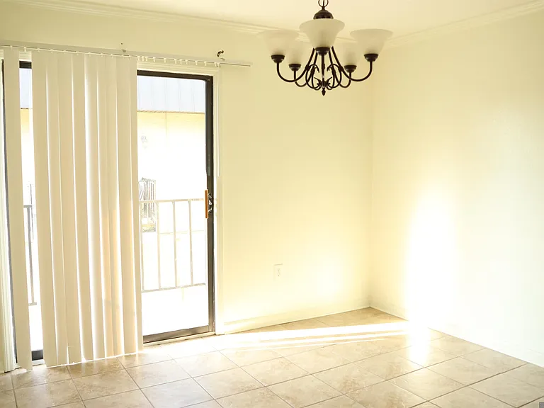 10298 W Winston Ave #7 — Photo 5