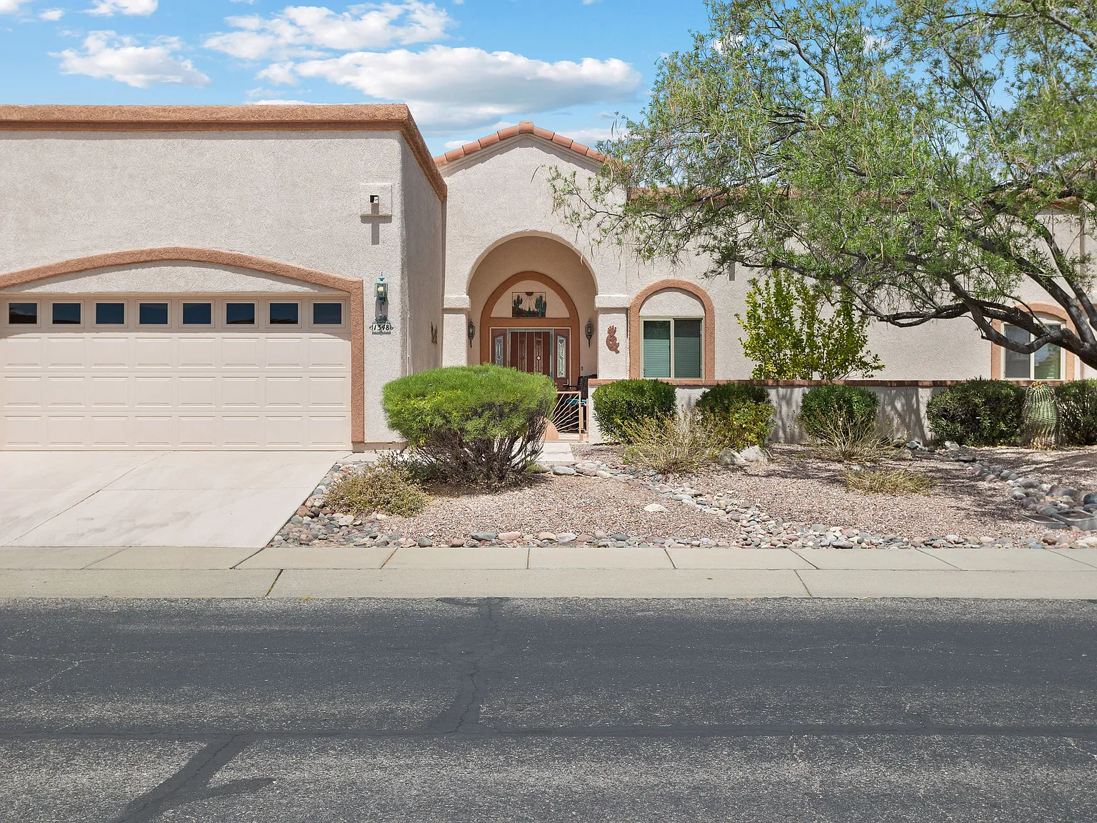 Beautiful Rental in Oro Valley! — Photo 1