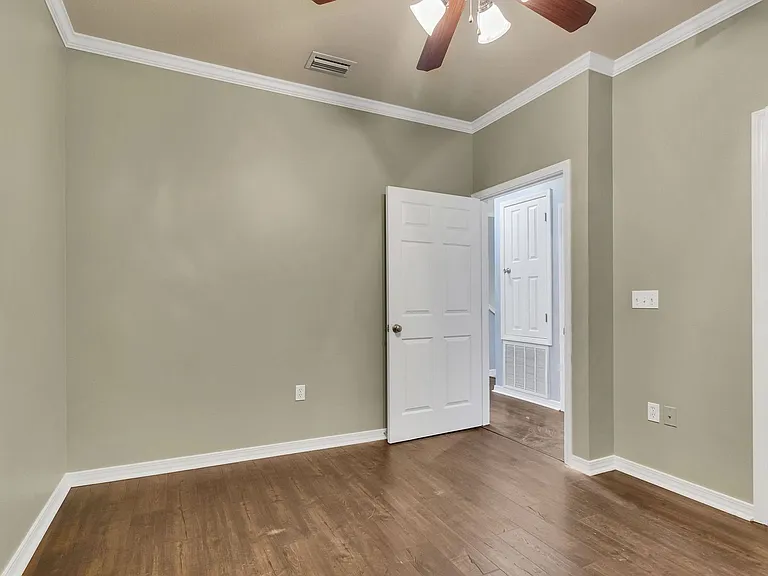 1486 Bentley Cir — Photo 25
