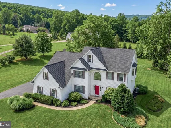 833 Stonybrook Ln, Lewisberry, PA 17339