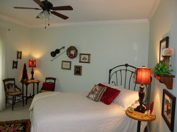 3rd image of 2103 Woodlands Dr