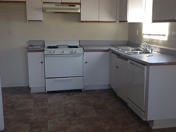 3rd image of 912 S Ash Ave APT 3
