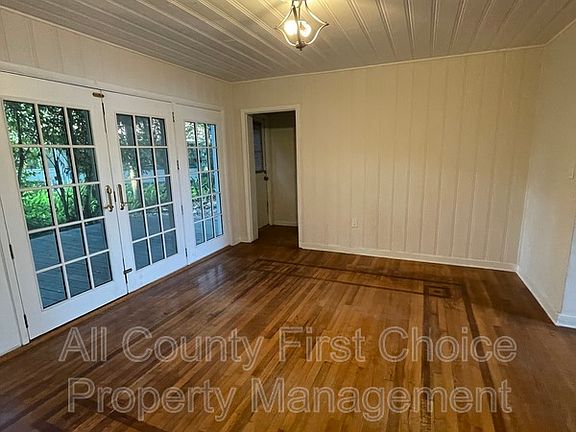3rd image of 6425 Lake Shore Dr N