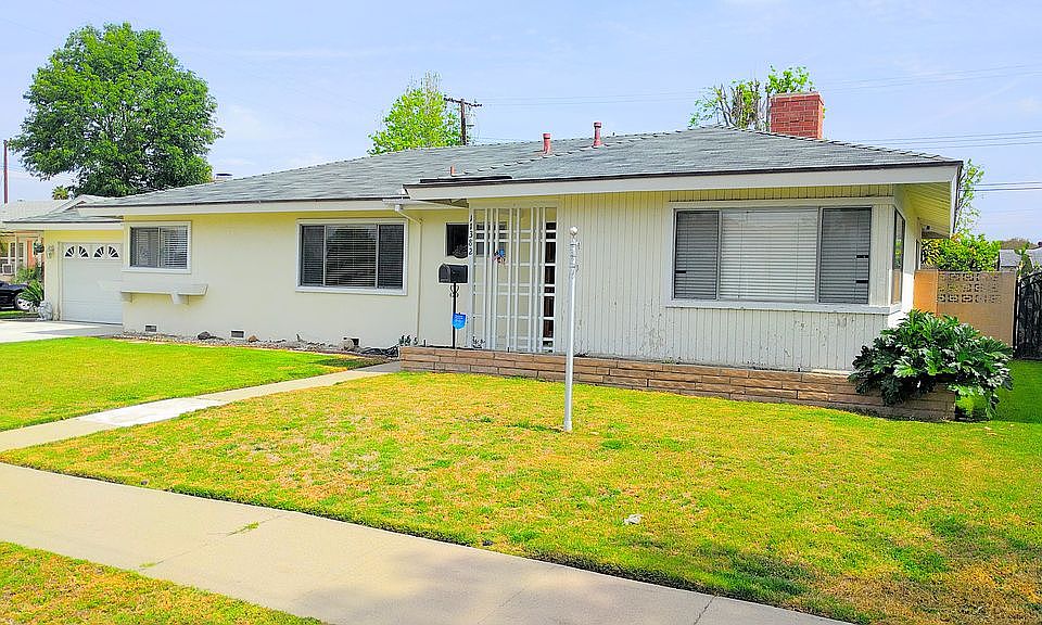 1st image of 11382 Garden Dr