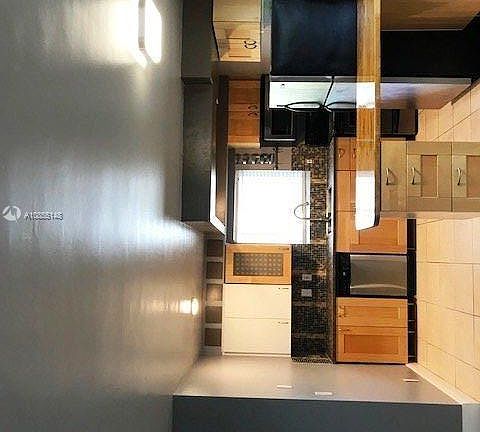 5th image of 837 NE 17th Ter #15A
