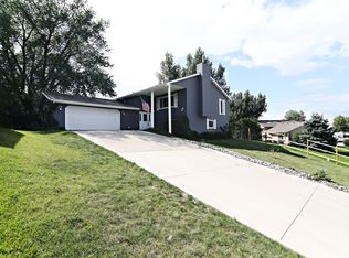 2524 Wind River Dr, Gillette, WY 82718