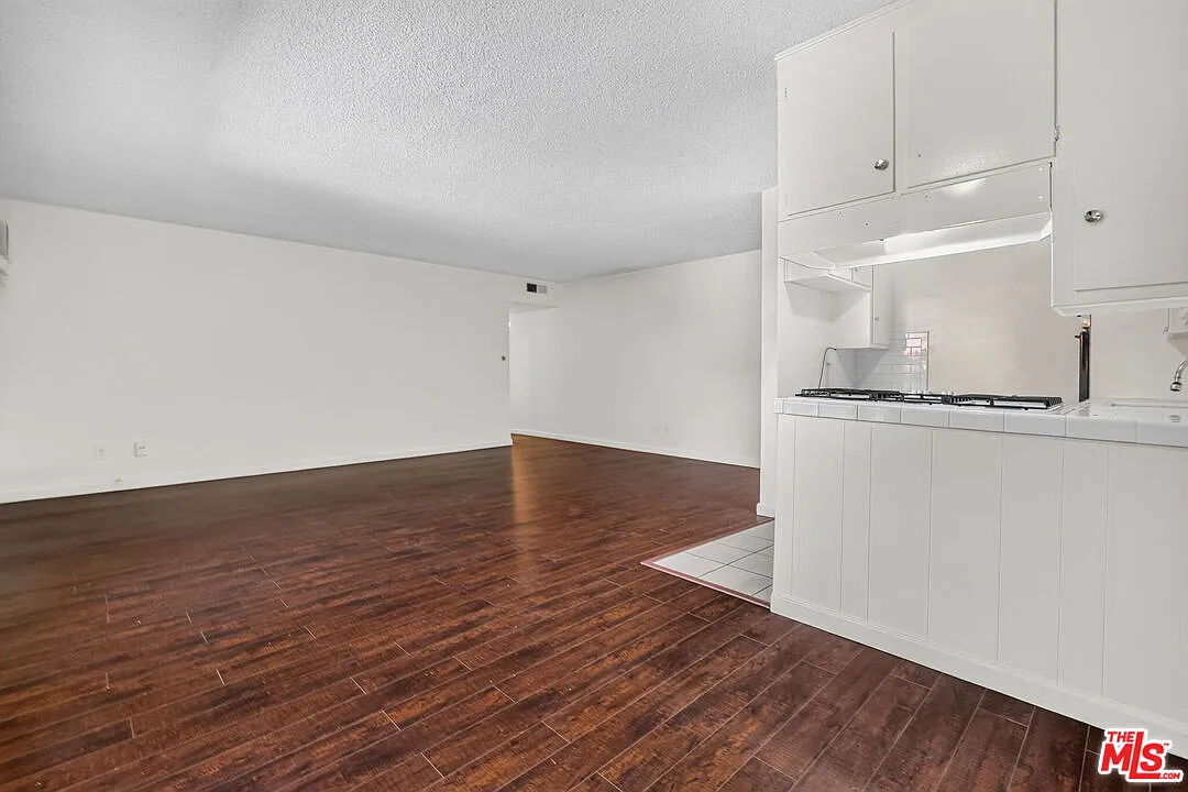 2 bed, 2.0 bath, 1020 sqft, $2,595 — Photo 3