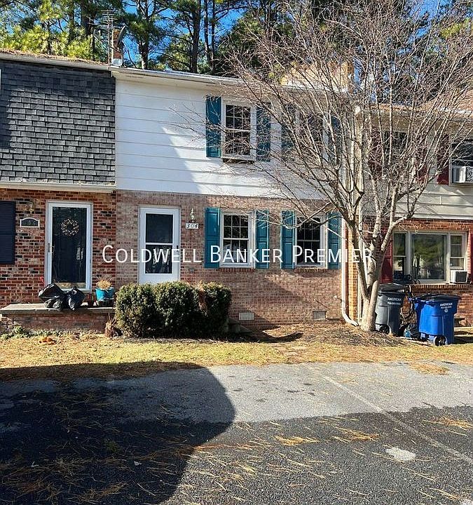 1st image of 304 Carroll Dr