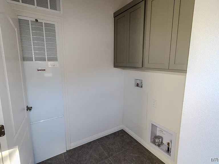 1336 La Crescenta Dr #2 — Photo 26