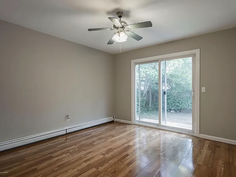 115 Kadlubeck Way — Photo 4