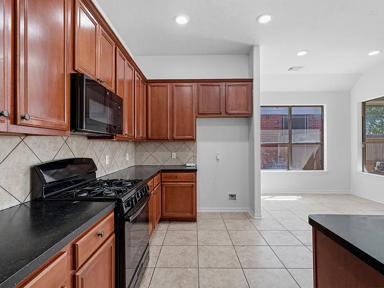 17215 Fernchase Ct — Photo 11