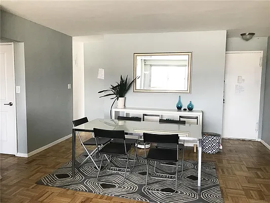 Rented by R New York | media 16