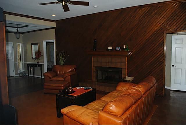 1st image of 1058 Briar Hill Cir