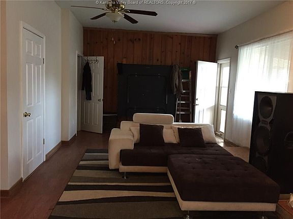5th image of 200 N Park Dr