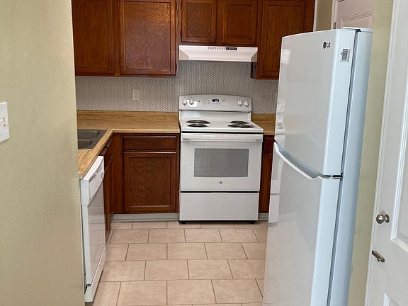 3rd image of 3419 Ridge Country St