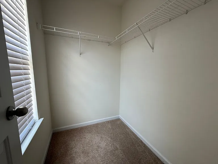 3700 Herkimer Dr — Photo 31