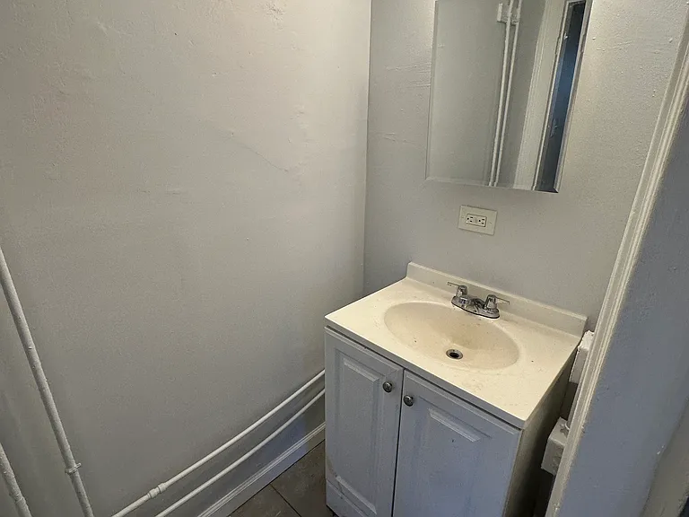 515 Jane St #1L — Photo 14
