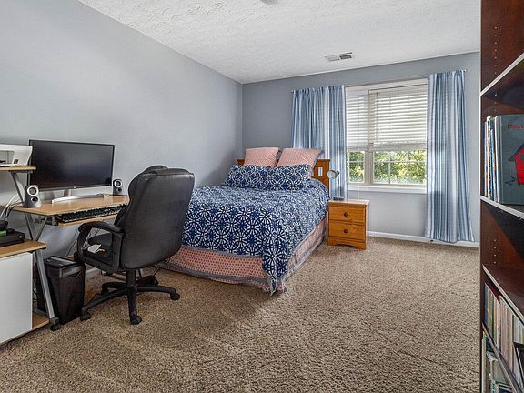 4th image of 2324 Prescott Ln