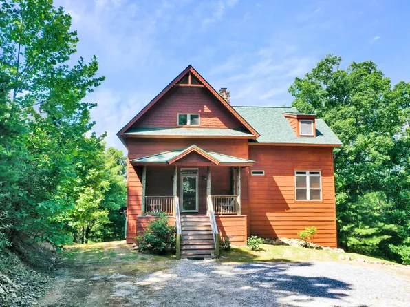 426 Ezra Dr, Buchanan, VA 24066