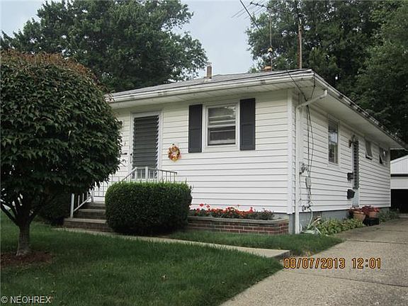 2nd image of 876 Chinook Ave