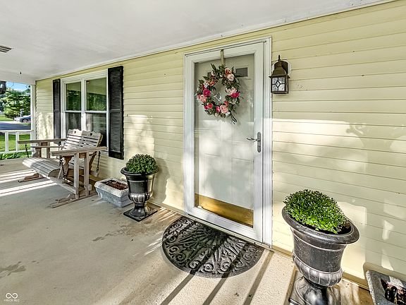 3rd image of 2536 Tansel Rd