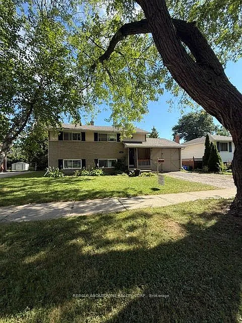 4 bed, $2,999 — Photo 2