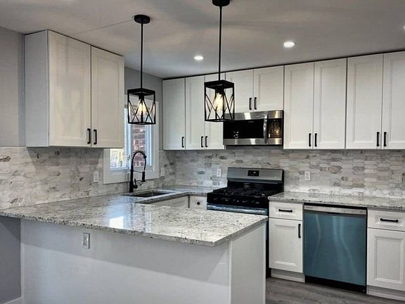 4th image of 17816 Zoller Rd