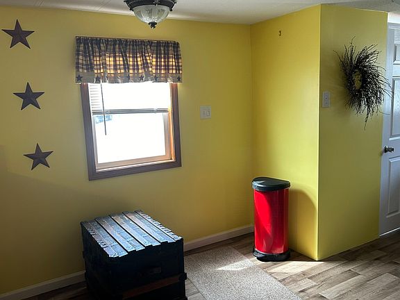 5th image of 14 Debra Cir