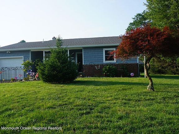 2nd image of 13 Chamberlain Dr
