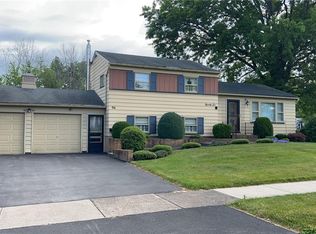 96 Picturesque Dr, Rochester, NY 14616