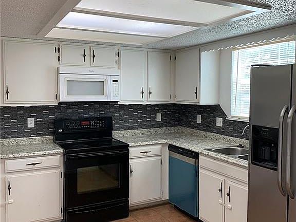 3rd image of 8161 NW 23rd St