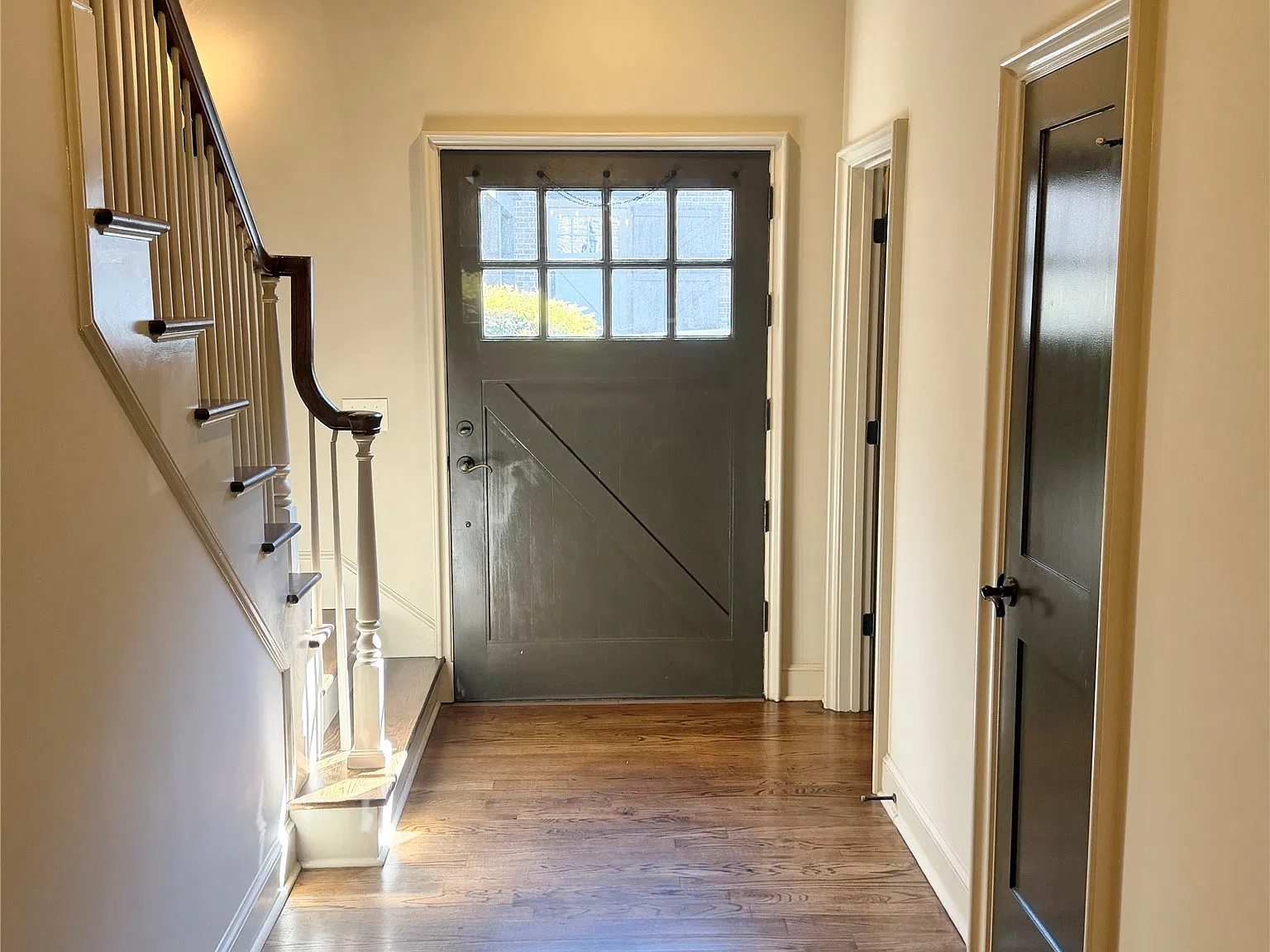 3 bed, 2.5 bath, 2376 sqft, $2,650 — Photo 3