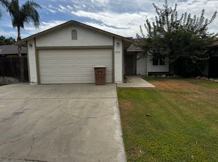 6012 Country View Ln, Bakersfield, CA 93313
