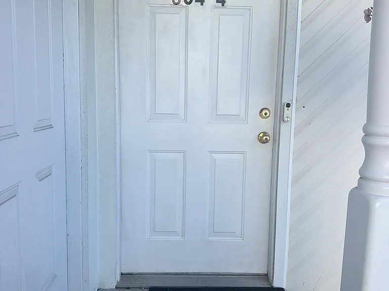 304 N Wellwood Ave #3 — Photo 3
