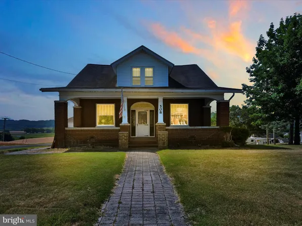 508 E Market St, Hallam, PA 17406