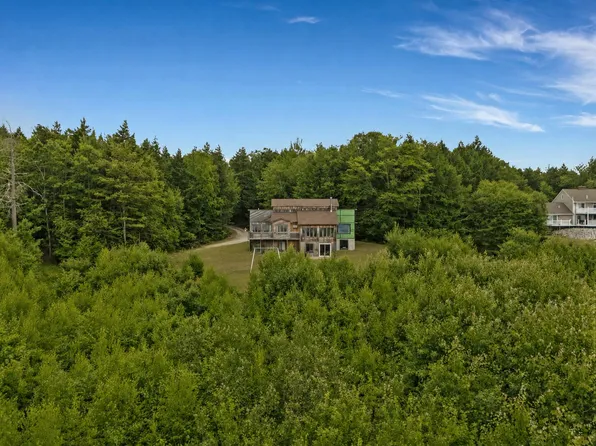 29 Valley Lane, Sebago, ME 04029