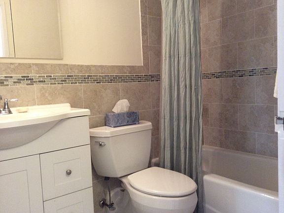 3rd image of 13675 37th Ave APT 1A