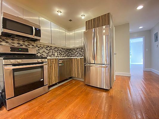 2nd image of 1277 Jefferson Ave #1A