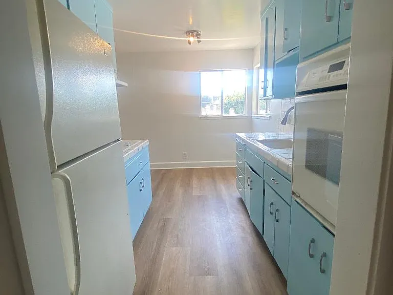351 Chumalia St #D — Photo 15