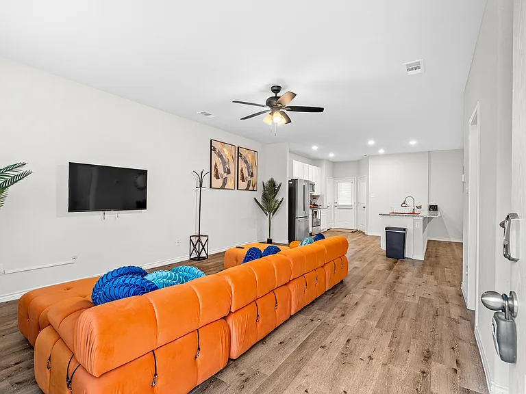 5541 Topwater Trl — Photo 20