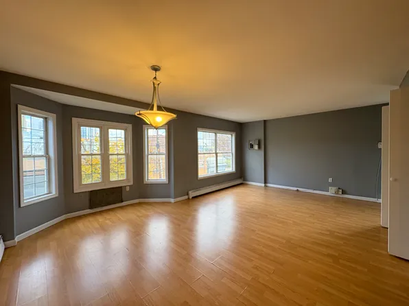 35 Fairview Avenue image 2 of 6