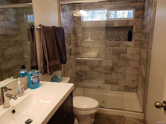 4th image of 460 Vista Ln